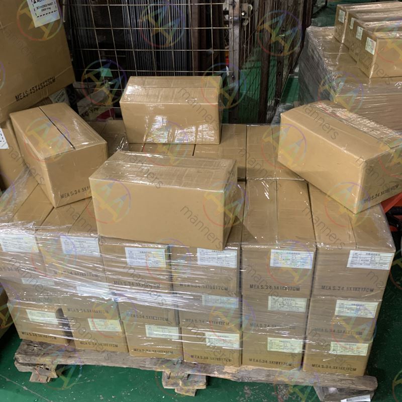 Il cliente francese 5.500 pezzi di aghi a punta piegata personalizzati sono i...